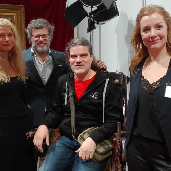 Steen Langstrup med instruktør Søren Juul Petersen og skuespillerne Anne Bergfeld og Karin Michelsen